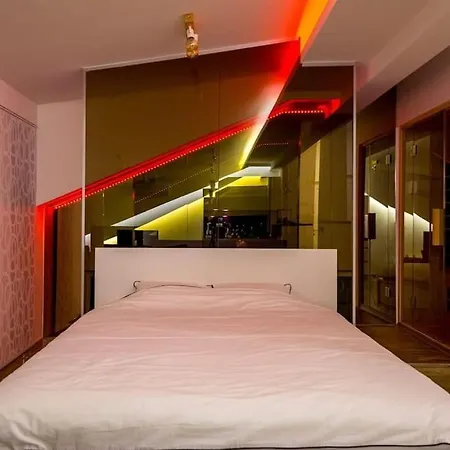Apartment Boom 1 *